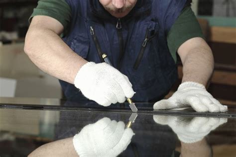 Plexiglas vs Lexan: Which Material is Stronger? - The Architects Diary