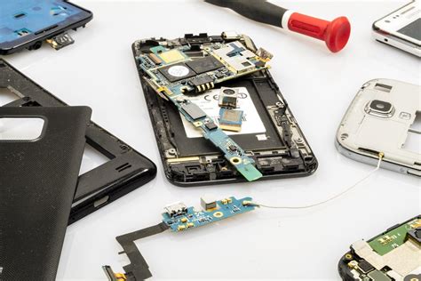 5 Reasons Why You Shouldn’t Repair Your Phone Yourself