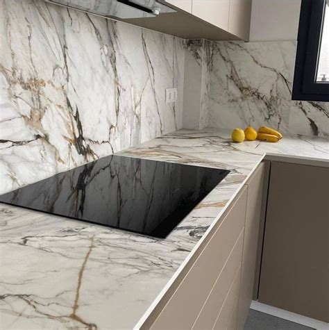 Neolith Calacatta Luxe sintered stone kitchen | Design della cucina, Arredamento moderno cucina ...