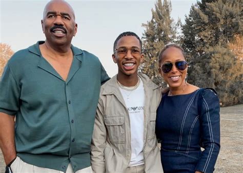 Lasizwe says he's Steve Harvey's long-lost son ['family' photos]