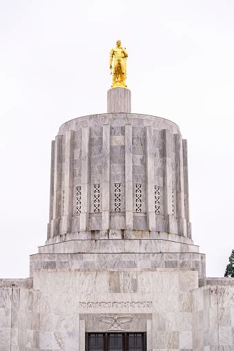 Oregon State Capitol Building Stock Photo - Download Image Now - iStock