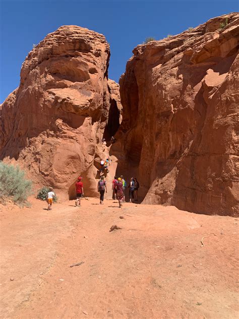 Hiking Peek-A-Boo Gulch and Spooky Gulch Slot Canyons In Escalante ...