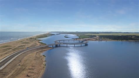 Why Uruguay has a circular bridge - Business Insider