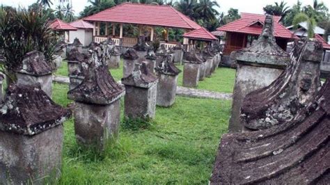 5 Tradisi Pemakaman Unik di Indonesia, Ada Waruga di Minahasa - Halaman ...