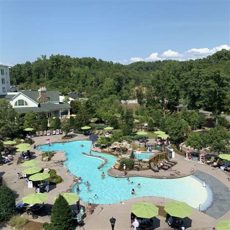 Dollywood's DreamMore Resort | Full Review | Journeys with Jenn