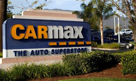 CarMax results hit by 'used-vehicle recession'; buyback paused | Reuters