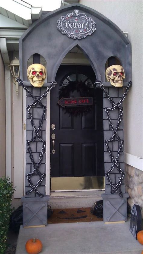 23 Insanely Scary DIY Haunted House Ideas | Halloween door decorations, Creative halloween ...