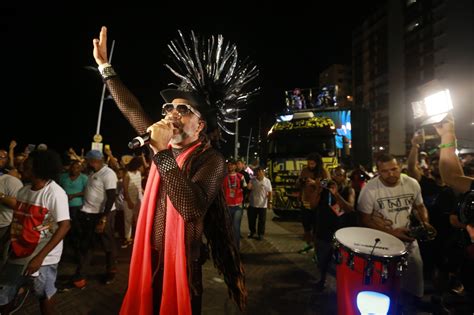 Carlinhos Brown regeu últimos acordes do Carnaval 2020 - Anota Bahia