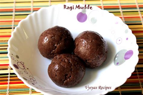 Vysya's Delicious Recipes: Easy Ragi Mudde - Ragi Sangati - Soft Ragi Kali