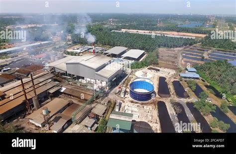 Aerial - Malaysia's Palm Oil Factory (Kilang Kelapa Sawit Stock Video Footage - Alamy