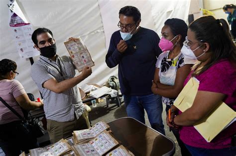 Once a lock for ruling party, opposition make electoral gains in Mexican capital | Reuters