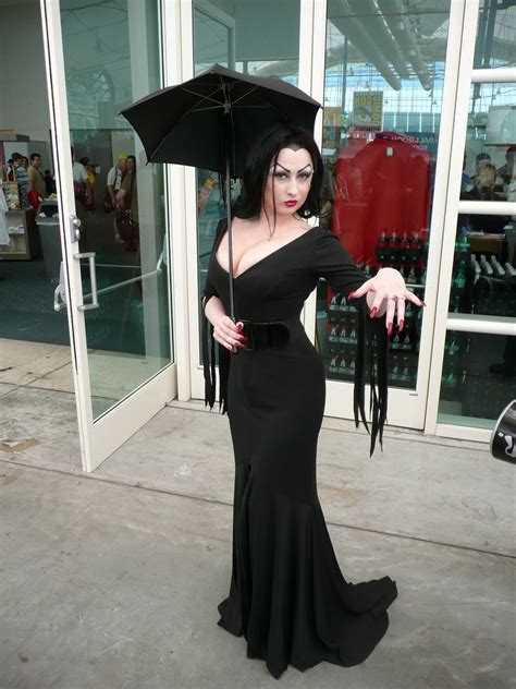 Vampira (from Ed Wood) cosplay | Playing dress up, Fashion, Dress up