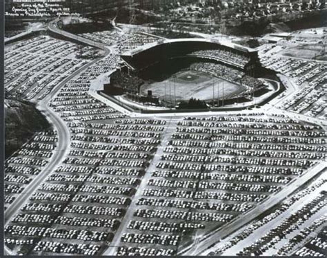 Down in the Valley: The History of Milwaukee County Stadium - oggsync.com