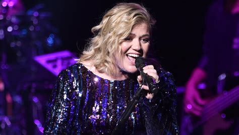 Kelly Clarkson Announces 'Invincible' Las Vegas Residency: See The ...