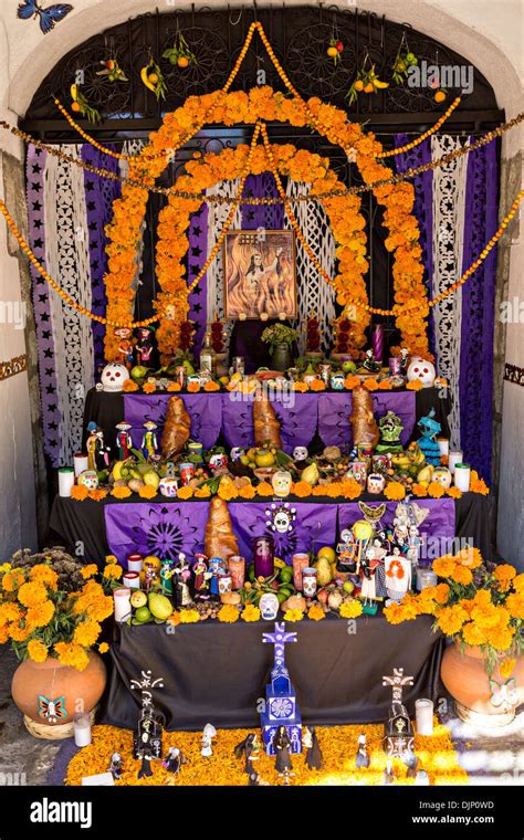 Altar De Muertos Oaxaca Mexico Day Of The Dead Day Of The Dead Altar | Images and Photos finder