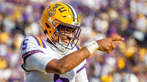 LSU QB Jayden Daniels returning for 2023 season | TigerBait.com