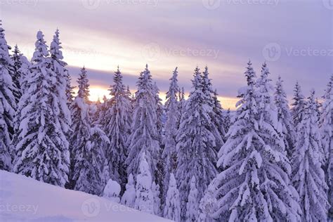 mountain winter landscape 10686435 Stock Photo at Vecteezy