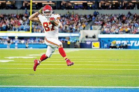 Kelce scores three touchdowns as Chiefs rally past Chargers 30-27 ...