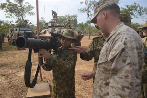 DVIDS - Images - Australian Army Cadets visit MRF-D Marines [Image 4 of 10]