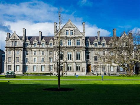 Trinity College Dublin - Dublin's Iconic Museum and University