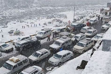 Heavy Snowfall Shuts Down Roads In Himachal Pradesh