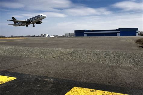 Trenton-Mercer Airport control towers will be funded through 2015 - nj.com