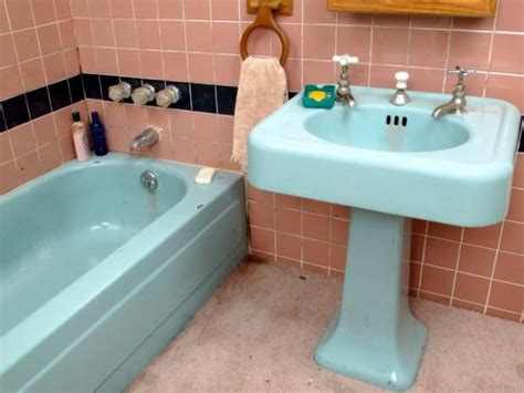 The Art of Refinishing Bathroom Fixtures | Bathroom tile diy, Painting ...