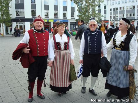 Icelandic national costume, collectively known in Icelandic as Þjóðbúningurinn (1) | Fashion ...