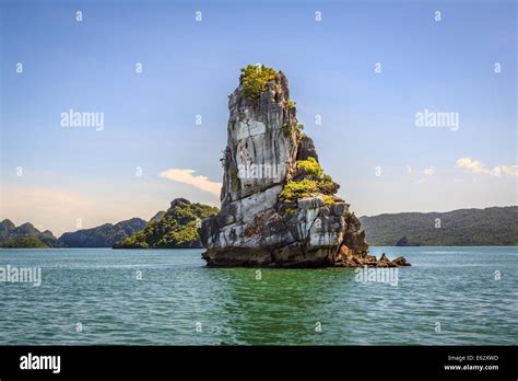 Ha long bay at Quang Ninh province, Vietnam Stock Photo - Alamy