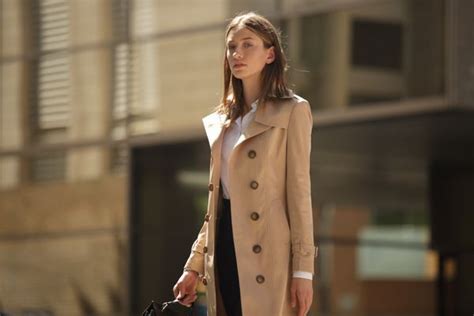 Women Trench Coat Style Guide: How To Wear A Trench Coat