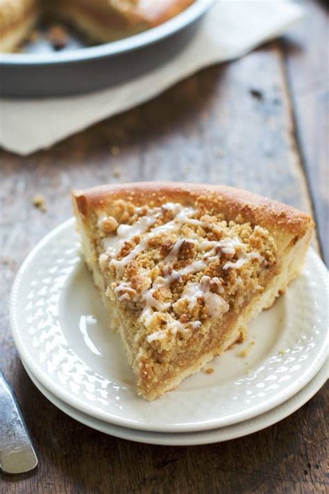 Deep Dish Cinnamon Streusel Dessert Pizza Recipe - Pinch of Yum