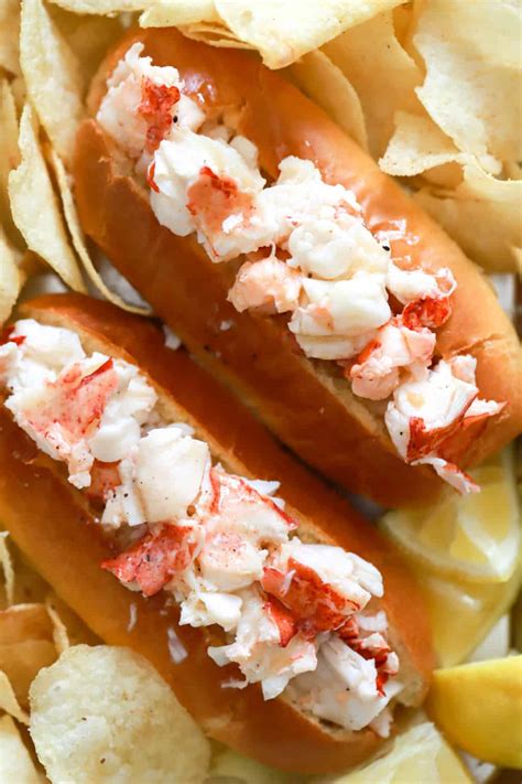 Connecticut Lobster Roll Recipe - My Therapist Cooks