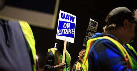 UAW expected to announce tentative agreement with Stellantis to end labor strike