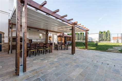 Louvered Roof Pergola (Design Guide)