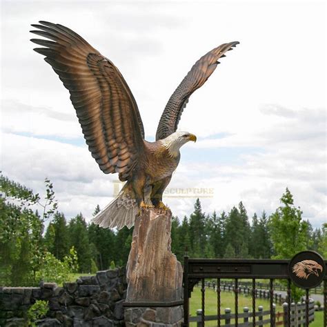 Large metal bronze flying eagle coulpe statue sculpture for sale