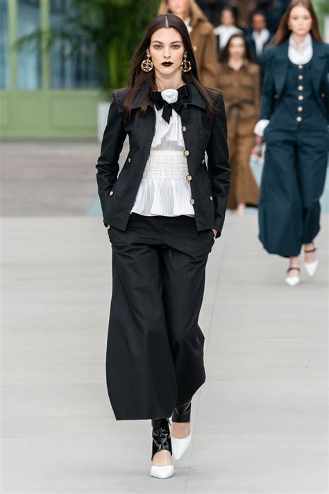 Chanel News, Collections, Fashion Shows, Fashion Week Reviews, and More ...