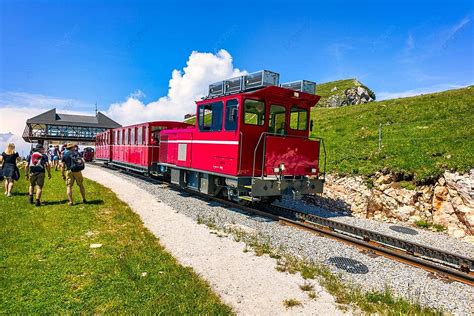 Kereta Api Roda Gigi Schafberg Dari Sankt Wolfgang Ke Puncak Foto Latar belakang Dan Gambar ...