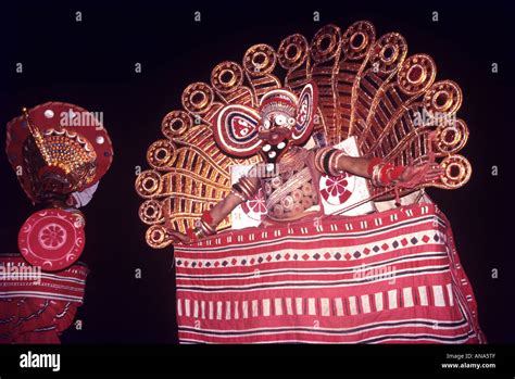 THEYYAM THE TRADITIONAL DANCEFORM OF KERALA Stock Photo - Alamy