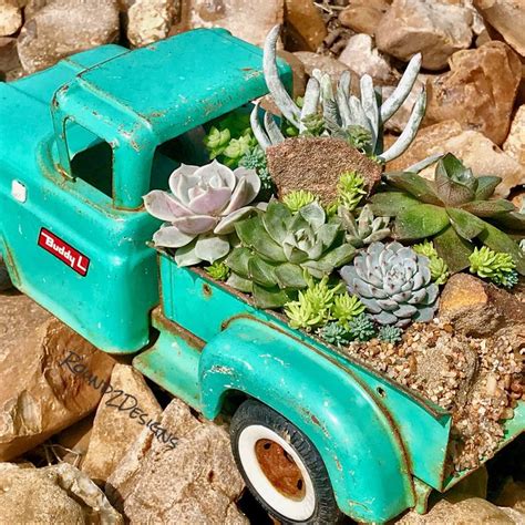 Succulent Truck Love | Creative Wedding Gifts