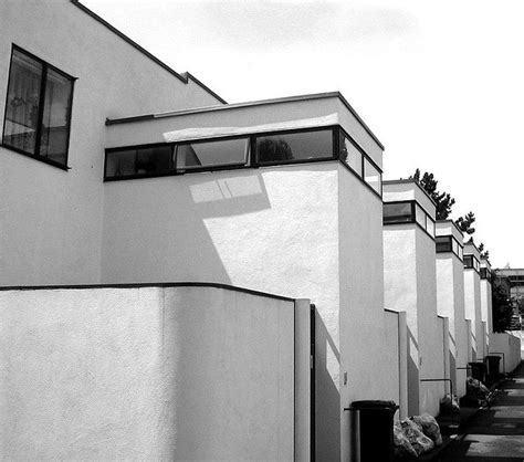 Weissenhofsiedlung | Modern house exterior, White exterior houses, Architecture