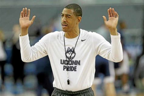 UConn coach Kevin Ollie listed among Lakers targets - New Haven Register