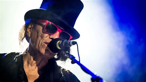 Sixto Rodriguez: Singer from Oscar-winning Searching for Sugar Man documentary dies aged 81 ...