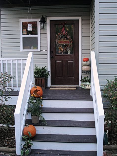 I like the dark stain porch with the white risers. | great outdoors | Pinterest | Dark stains ...