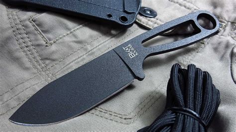 Essential EDC: The 14 Supreme Fixed Blade Knives