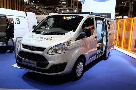 Ford Transit Custom 4 - CommercialVehicle.com