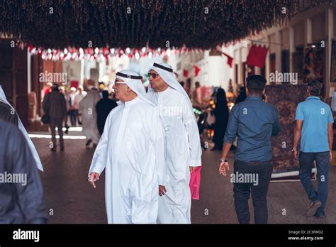 Bahrain people hi-res stock photography and images - Alamy