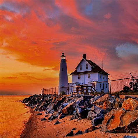 Michigan Coastal Lighthouse iPad Air Wallpapers Free Download