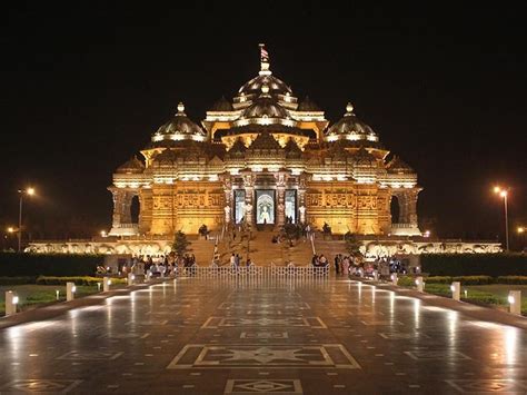 Earth Hour Celebration at Swaminarayan Akshardham, Delhi, India | Earth hour, Delhi akshardham ...