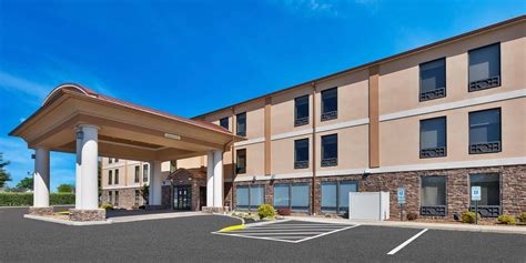 Affordable Hotel in Chillicothe, Ohio | Holiday Inn Express Chillicothe ...