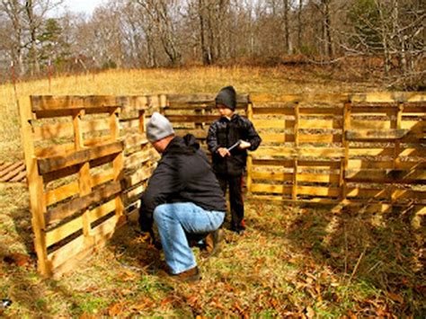 Long-Lasting Goat Pallet Barn: Cheap 8-Step Project